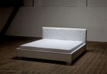 Bílá designová postel Achilles, postele Aksamite